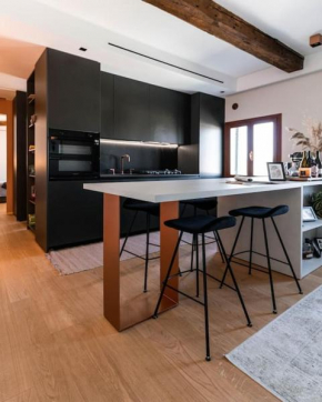 1-bedroom design apartment with panoramic view Mira